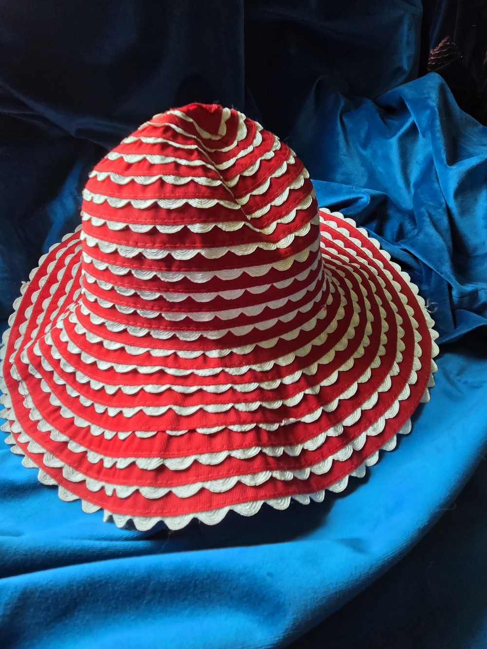 Red Scalloped Sun Hat - Women’s Fashion Hat